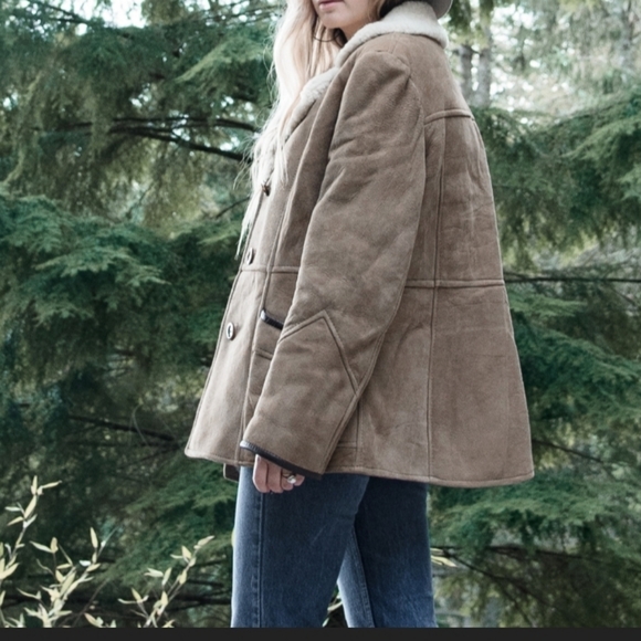 🍂🍁《VINTAGE》REAL DEAL SHEARLING COAT! - Picture 5 of 11